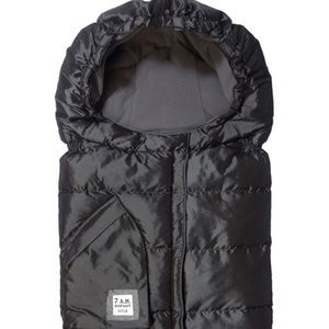 7am Enfant Blanket with fleece lining. 7am Infant Black Stroller. NWOT